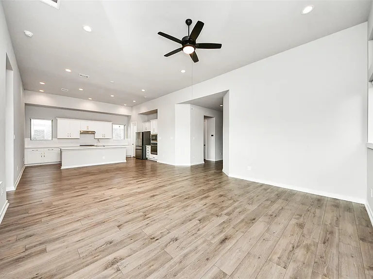 2901 Apple Rose Ln — Photo 12