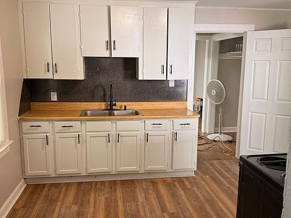 2nd image of 518 N Graham Ave #520