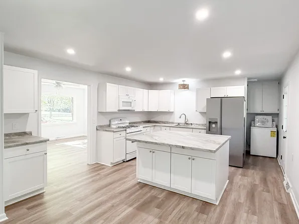 1417 Crestview Dr, Madisonville, KY 42431