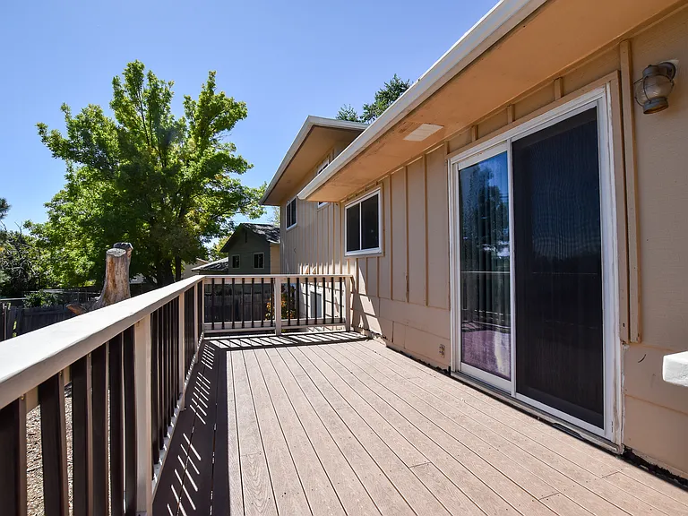 4925 Hackamore Dr N — Photo 25