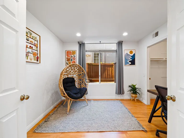 18106 Chieftain Ct — Photo 36