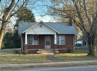 731 S Hawthorne Rd, Winston Salem, NC 27103