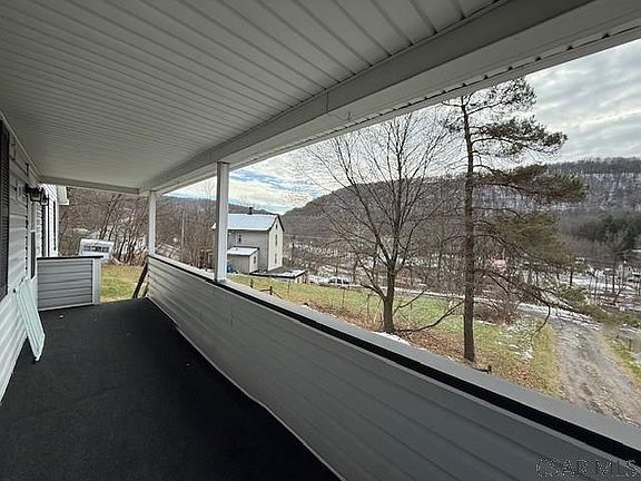 5th image of 114 Kathy Dr