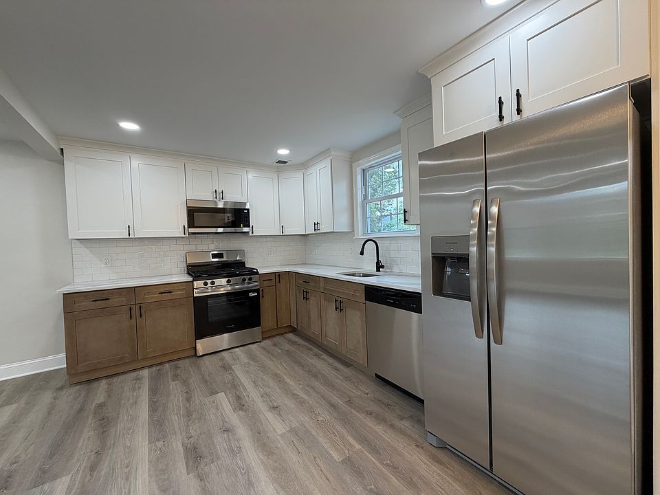 1st image of 413 Evans Ave