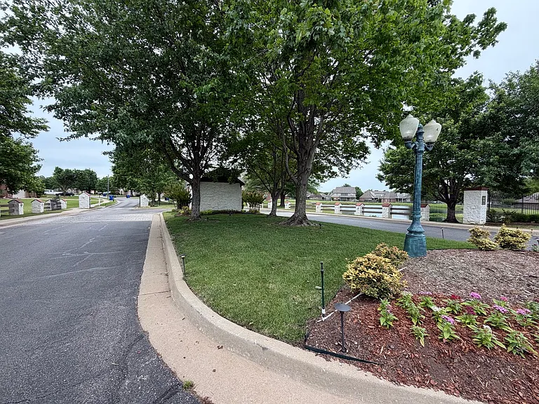 3605 N Narcissus Ave — Photo 53