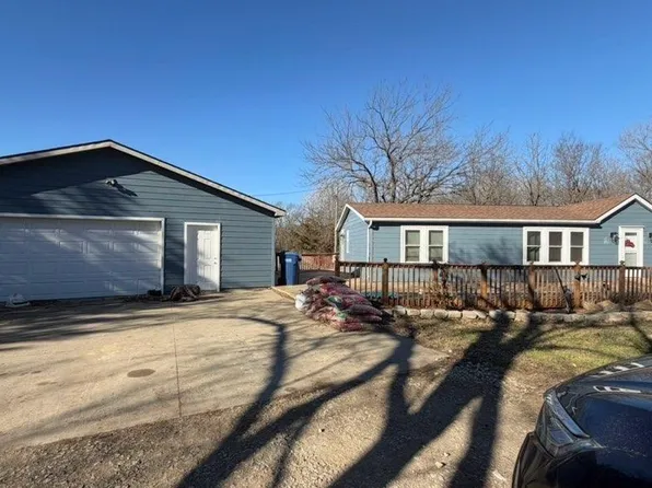 11583 S Auburn Rd, Carbondale, KS 66414