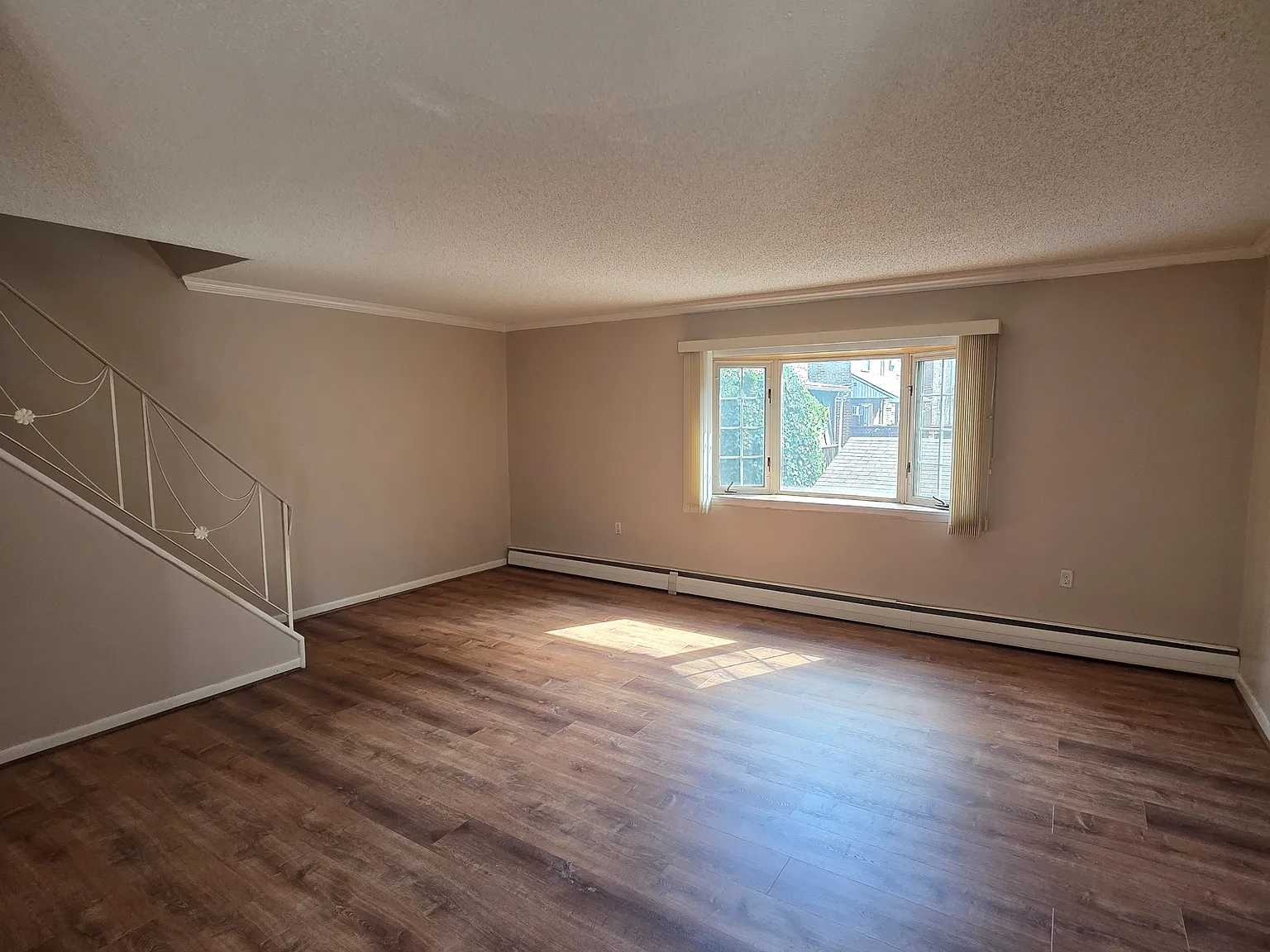 4 bed, 1666 sqft, $2,600 — Photo 2