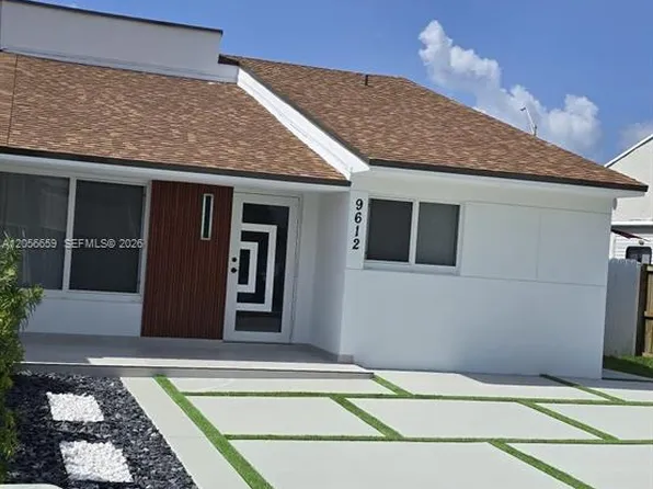 9612 Grand Canal Dr, Miami, FL 33174
