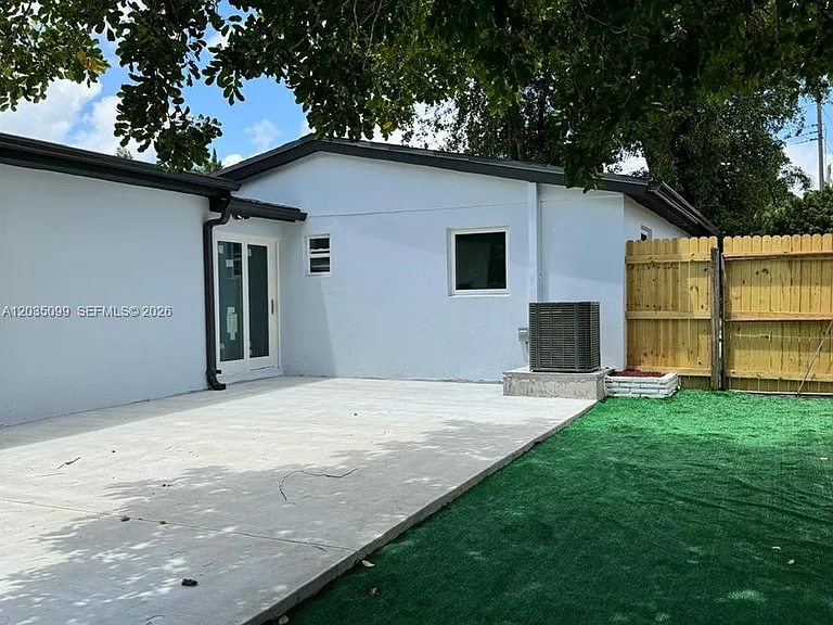 4028 SW 49th Ct — Photo 34