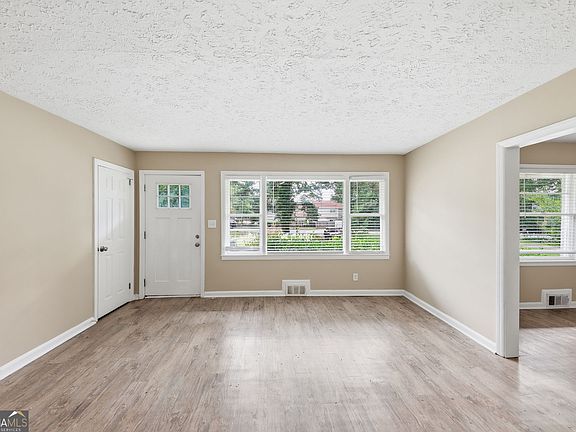 5th image of 3332 McAfee Rd