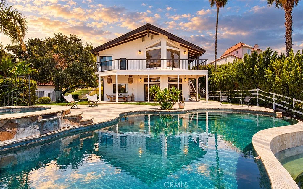 6 bed, 5.5 bath, 4734 sqft, $14,000 — Photo 3