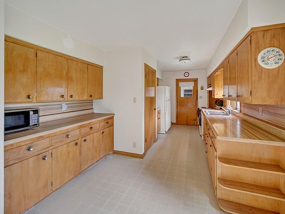 4th image of 4130 Logan Ave