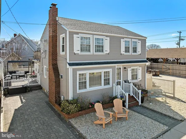 8 E Maryland Ave, Long Beach, NJ 08008