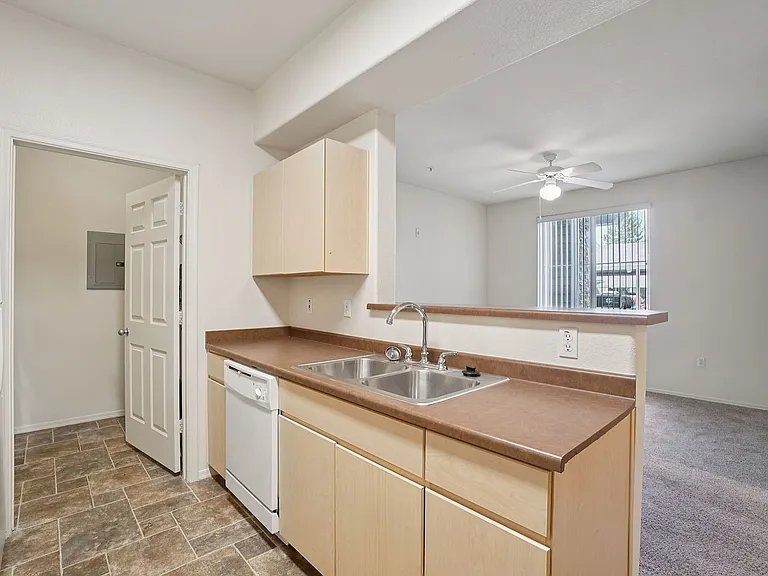 Allegro Apartments — Photo 35