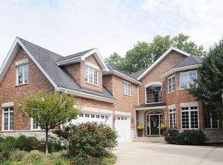 909 S Cambridge Ave, Elmhurst, IL