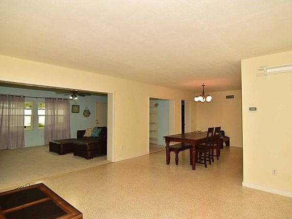 5th image of 1442 Jasmine Way