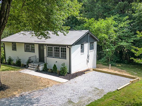 3rd image of 701 Weston St