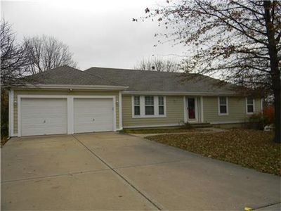 7305 N Walnut St, Gladstone, MO, 64118