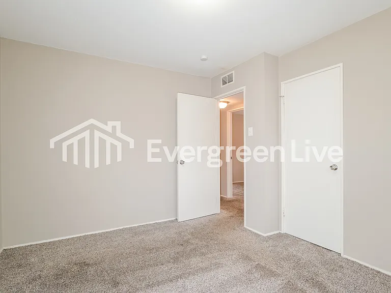 103 Young Dr — Photo 8