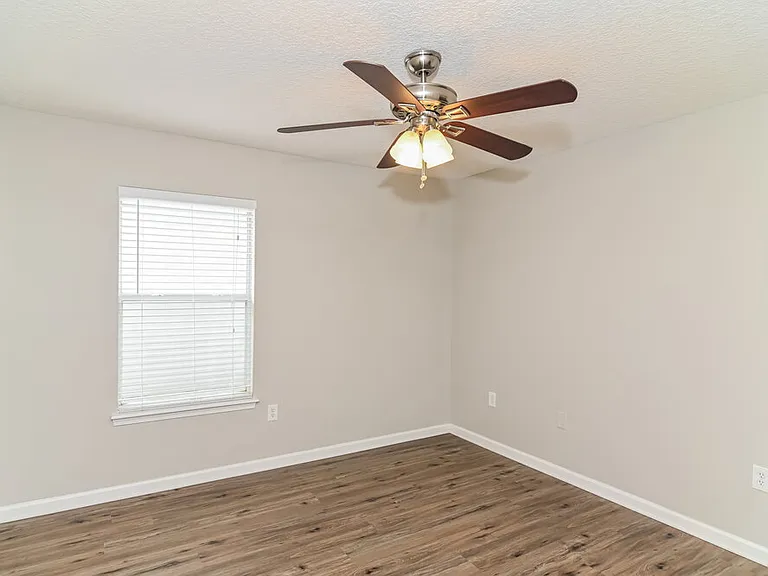 1798 Chatham Village Dr — Photo 12