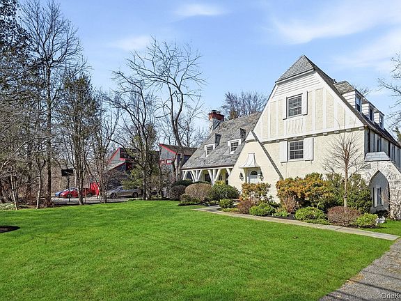 2nd image of 27 Valley Road