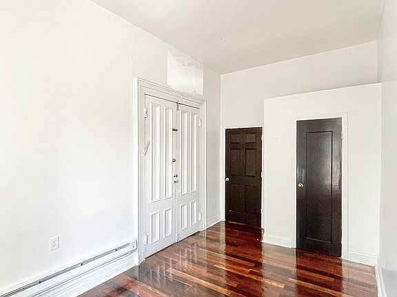 3rd image of 304 Alexander Ave