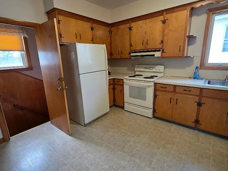 551 Anthony St #1-2 — Photo 6
