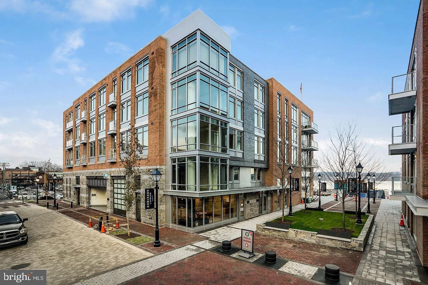 1 bed, 1.5 bath, 1268 sqft, $6,750 — Photo 1