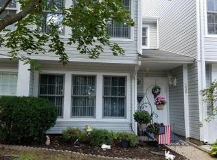 156 Debbie Ln, Lakewood, NJ 08701