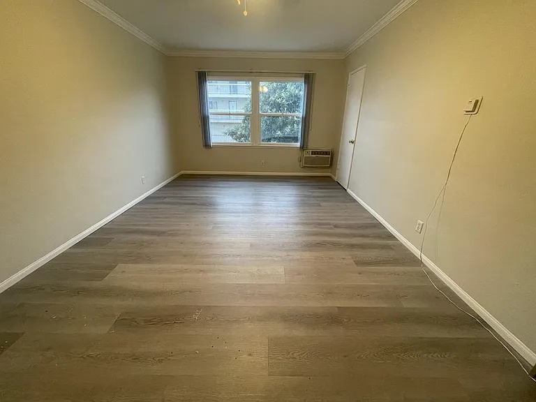548 N Alexandria Ave #11 — Photo 7