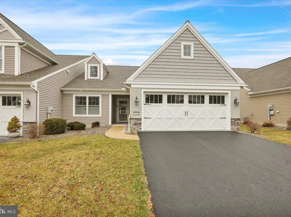 1031 Villa Dr, Lebanon, PA 17042