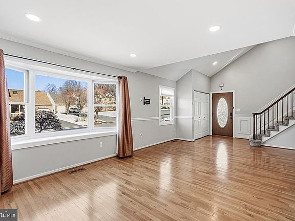 4th image of 87 Chandler Ct