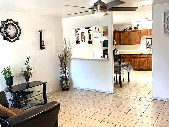 4th image of 9631 Pinehurst Ln