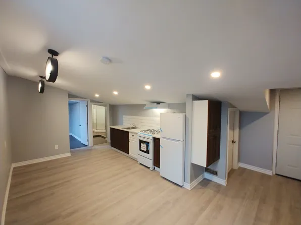 4 Garland St #4, Ottawa, ON K1Y 2A4