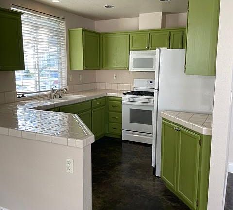 2nd image of 313 Brightstone Cir