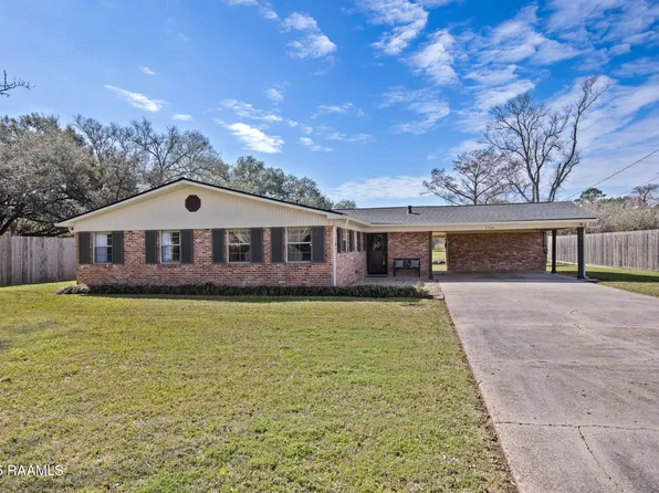 5504 Shoreline Dr, New Iberia, LA 70563