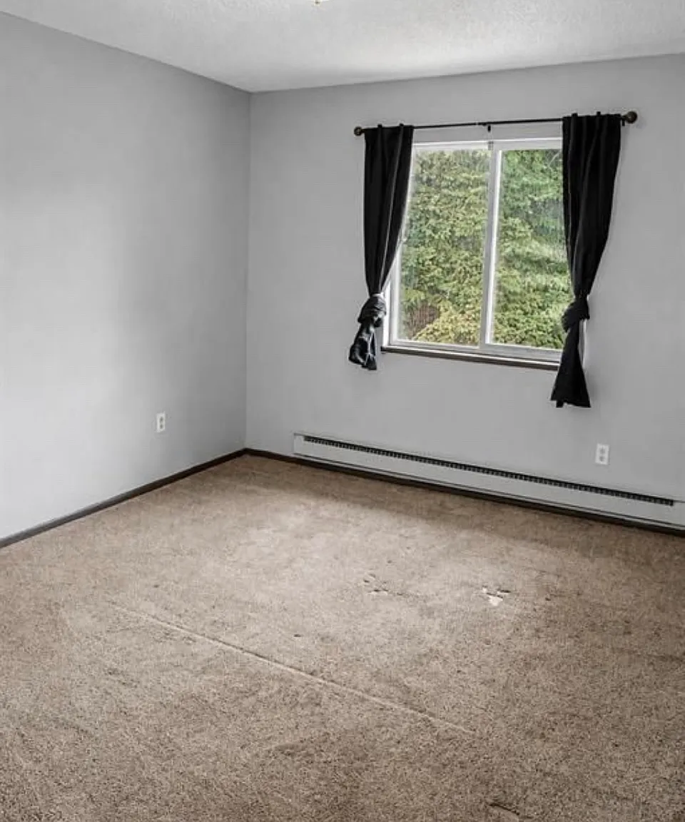 240 Cedar St — Photo 3