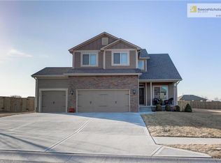 1308 NE Country Ln, Lees Summit, MO 64086