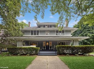 710 W Downer Pl, Aurora, IL 60506