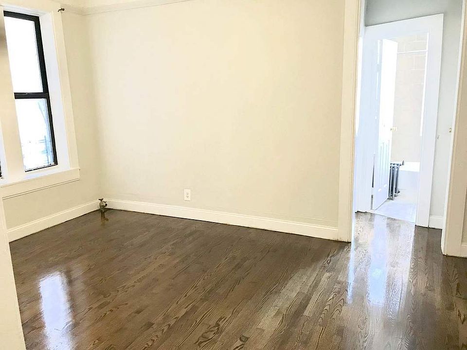 2nd image of 2043 Creston Ave APT 24