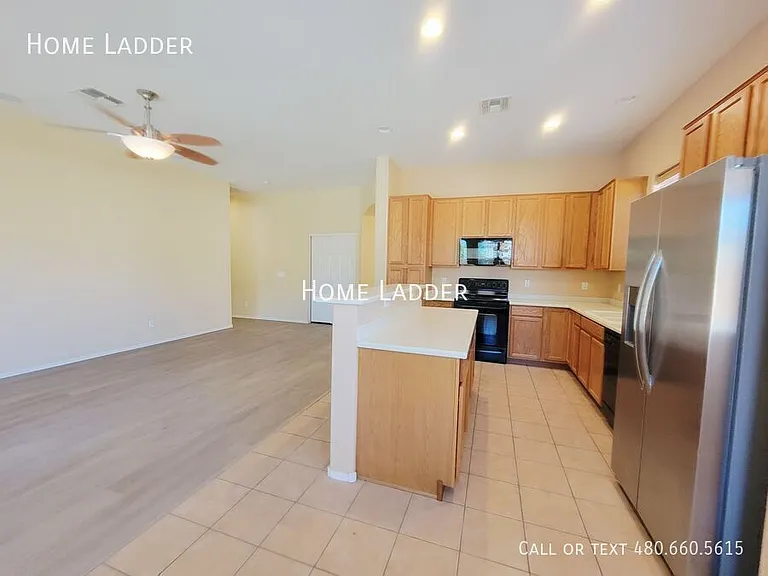 8348 W Andrea Dr — Photo 4