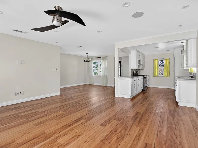 8007 Louise Ave — Photo 8