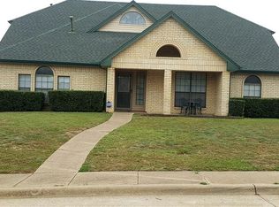 904 Bluffview Dr, Desoto, TX 75115