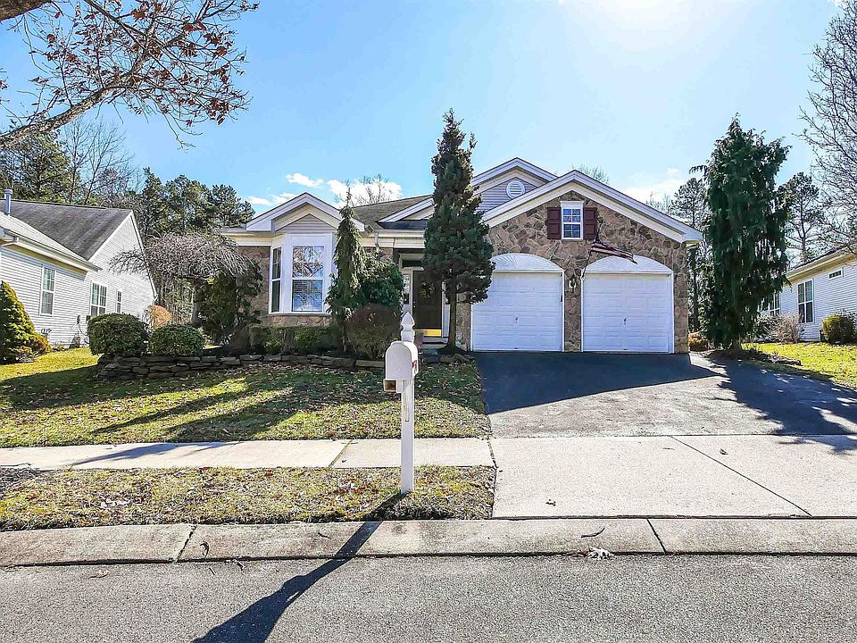 1st image of 424 Scarborough Ct