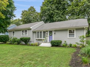 34 Crow Point Ln, Hingham, MA 02043