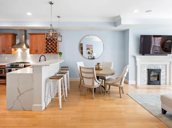 28 Mystic St #1, Charlestown, MA 02129