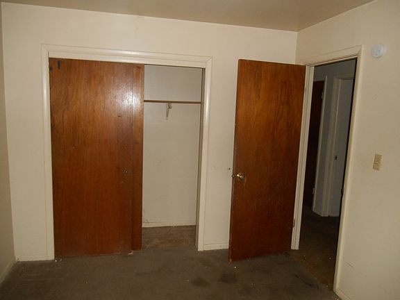 3rd image of 3246 Orchard Ave