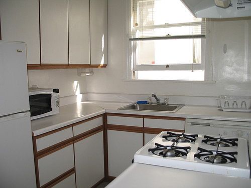 2nd image of 903 7th St APT 4