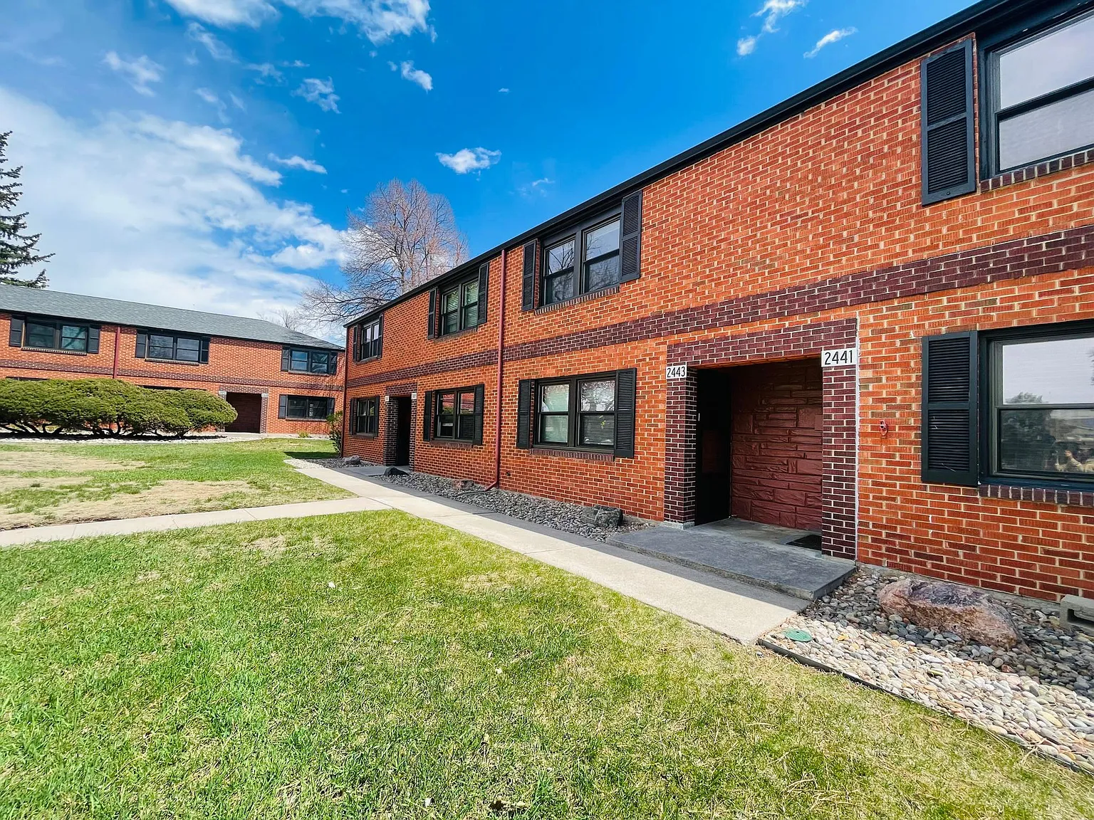 2 bed, 946 sqft, $1,550 — Photo 3
