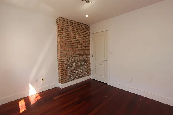 Rented by Nooklyn NYC LLC | media 10